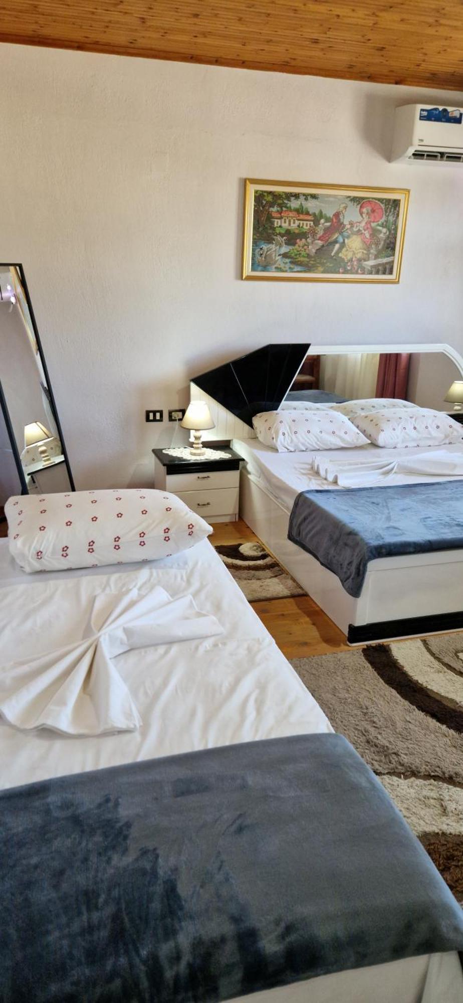 Shena Guest House Gjirokastër Buitenkant foto