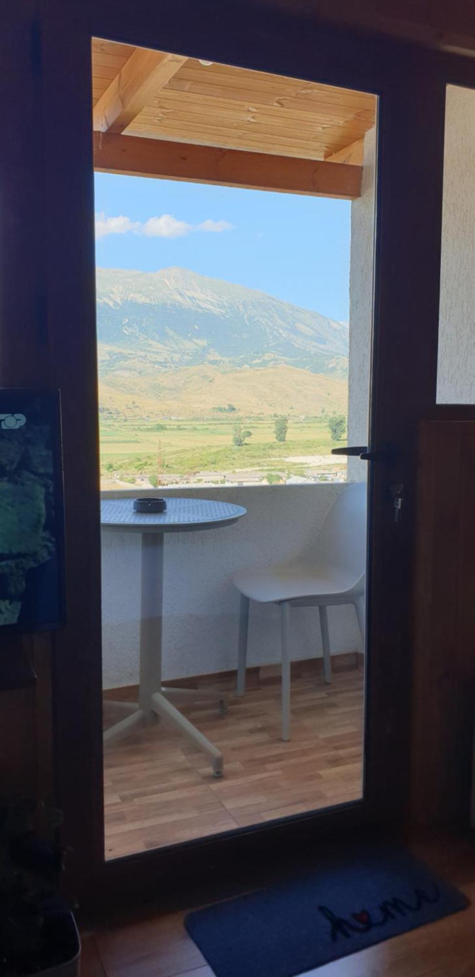 Shena Guest House Gjirokastër Buitenkant foto