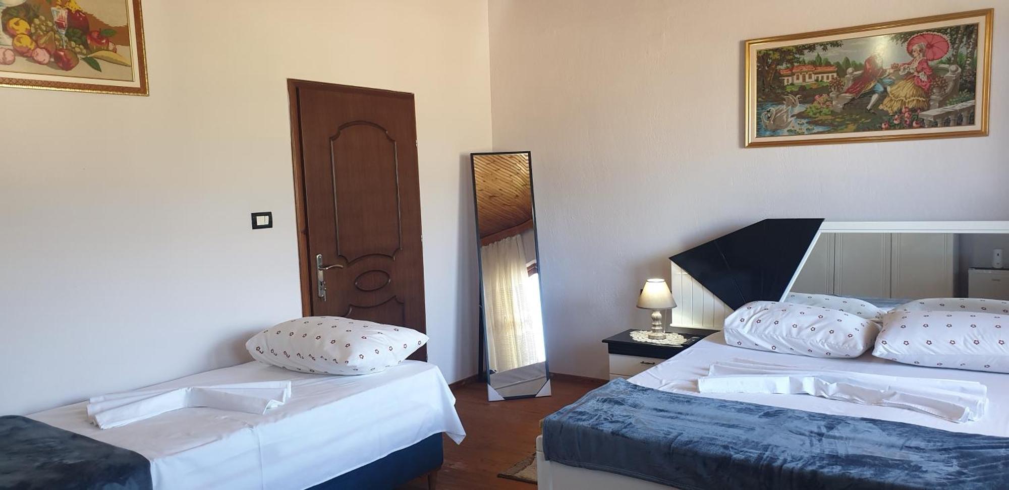 Shena Guest House Gjirokastër Buitenkant foto