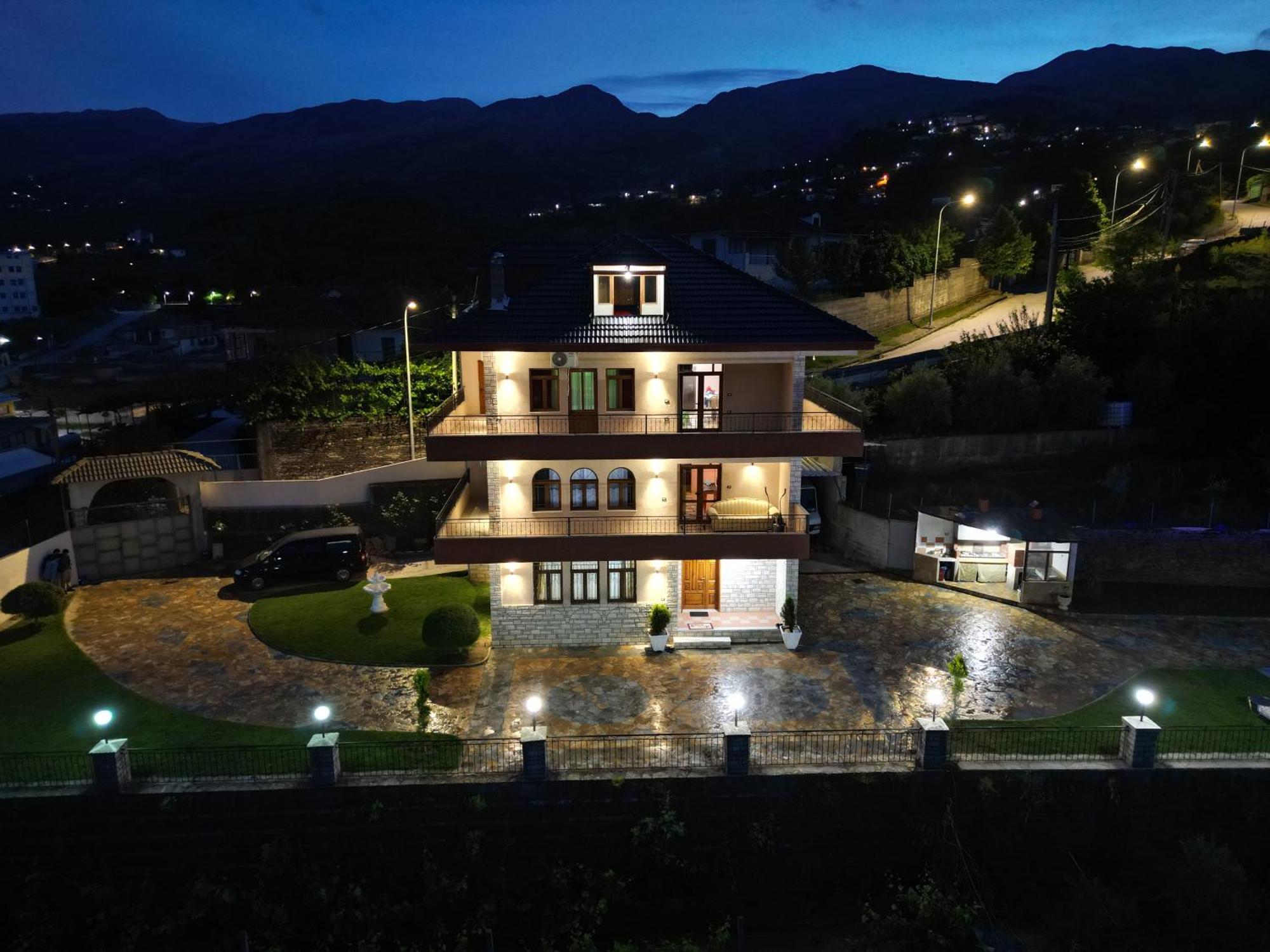 Shena Guest House Gjirokastër Buitenkant foto