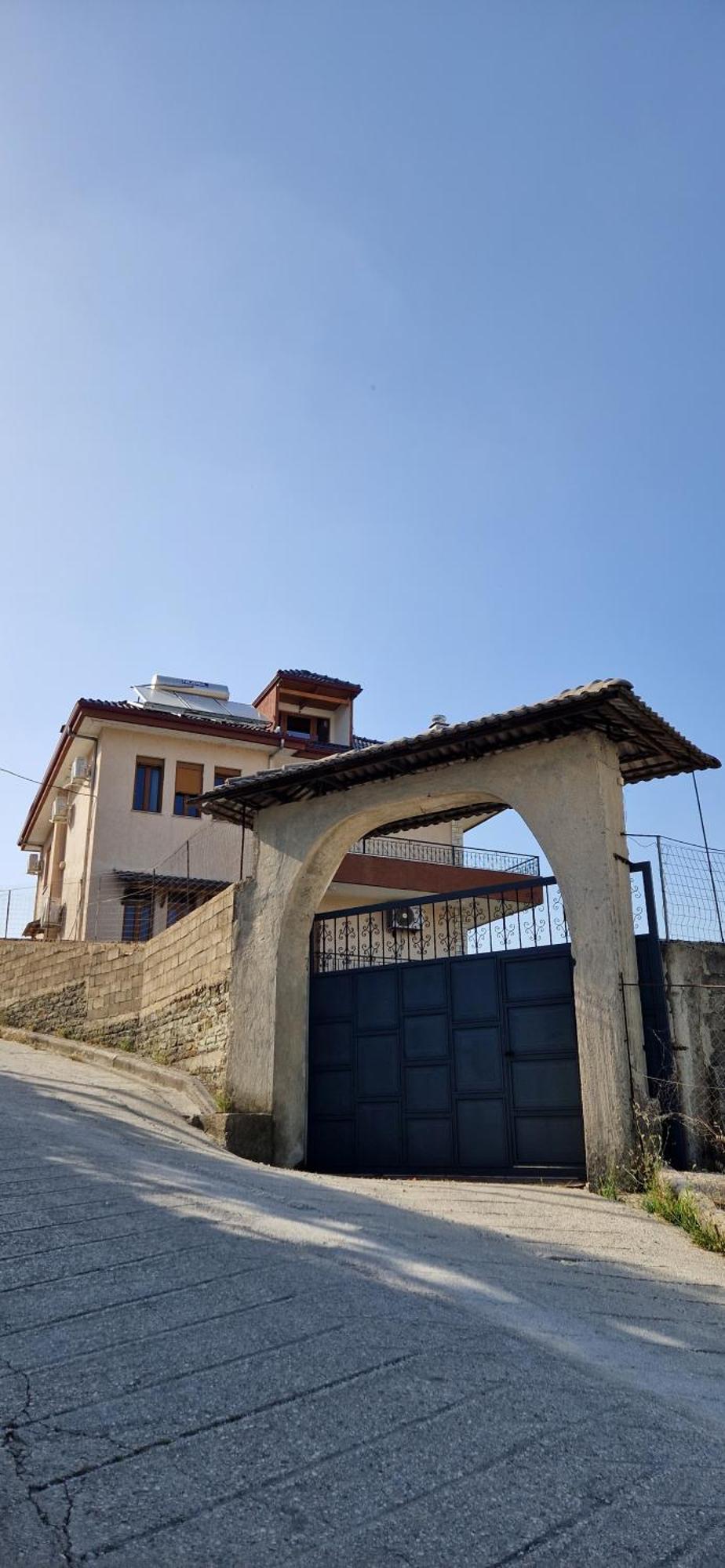 Shena Guest House Gjirokastër Buitenkant foto